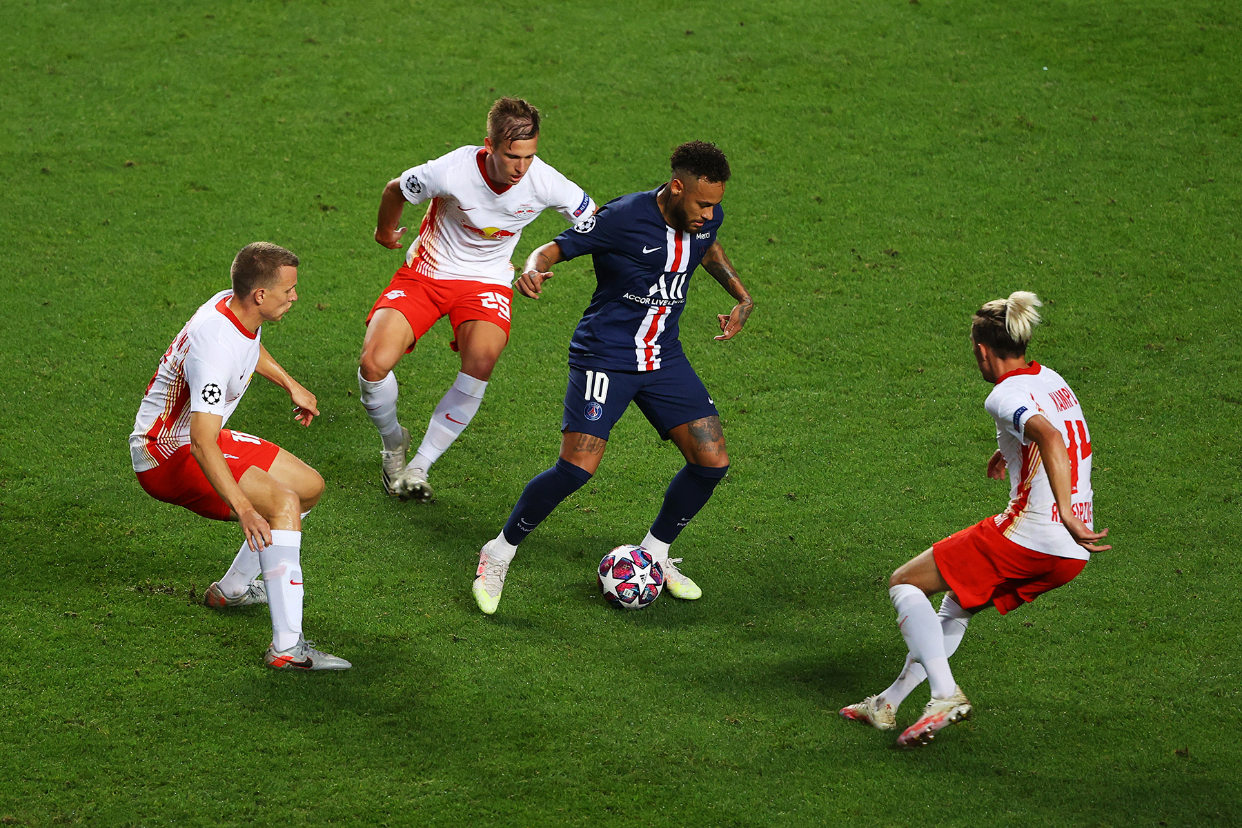Le geste technique de Neymar Jr contre Leipzig Paris Saint Germain