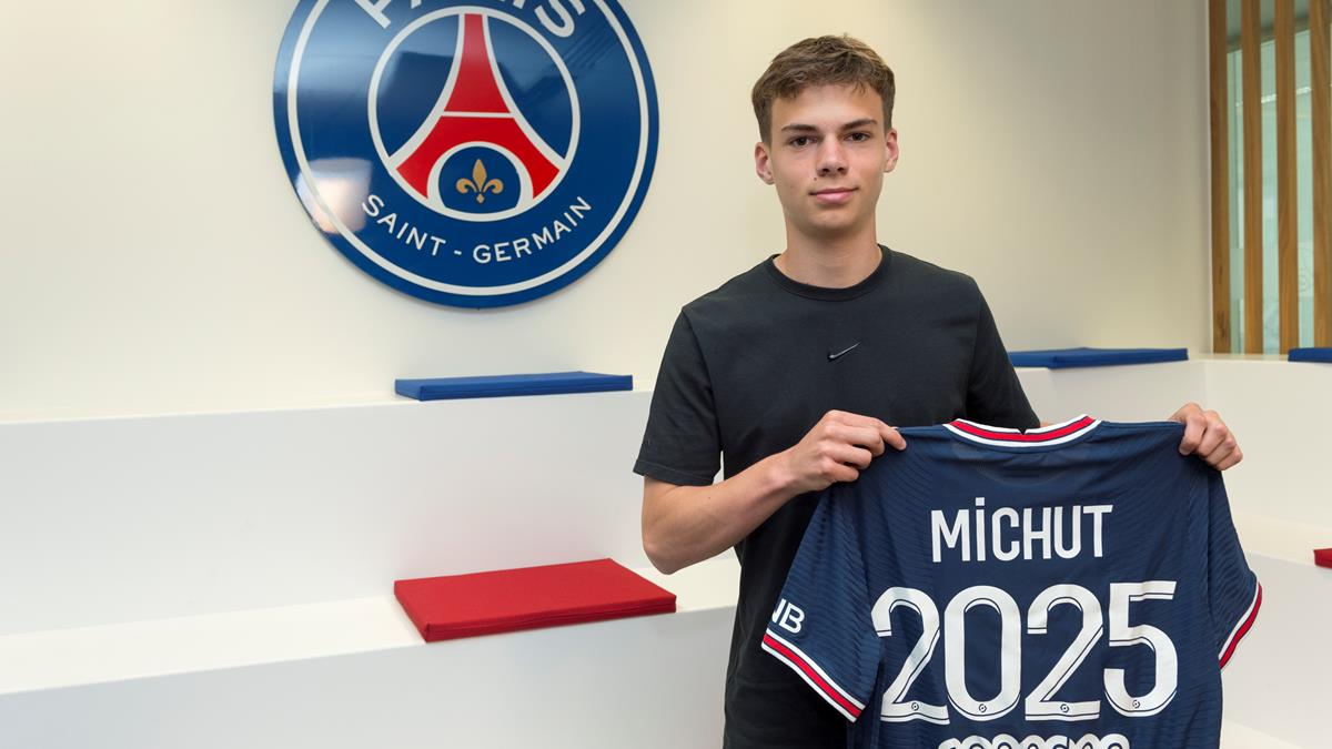 Edouard Michut extends his contract with Paris Saint-Germain