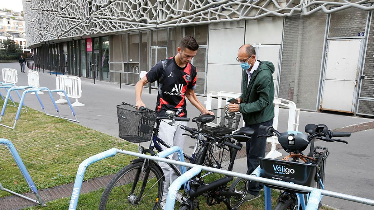 Comment remplir un nouveau parking vélo à Paris – Sortir de Paris à Vélo –  Le Blog