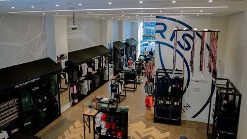 New York's 5th Avenue PSG store in preparation 🇺🇸🇨🇵 : r/psg