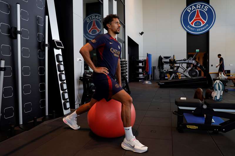 Paris Saint-Germain on X: The new training 𝑎𝑤𝑎𝑦 kits 21/22
