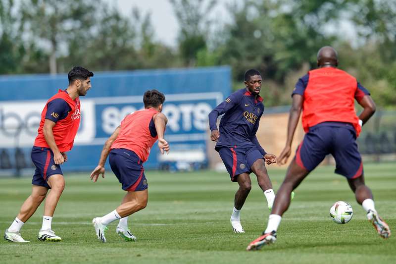 Paris Saint-Germain on X: The new training 𝑎𝑤𝑎𝑦 kits 21/22