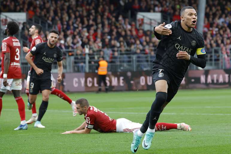/media/260989/mbappe-joie-brest.jpg
