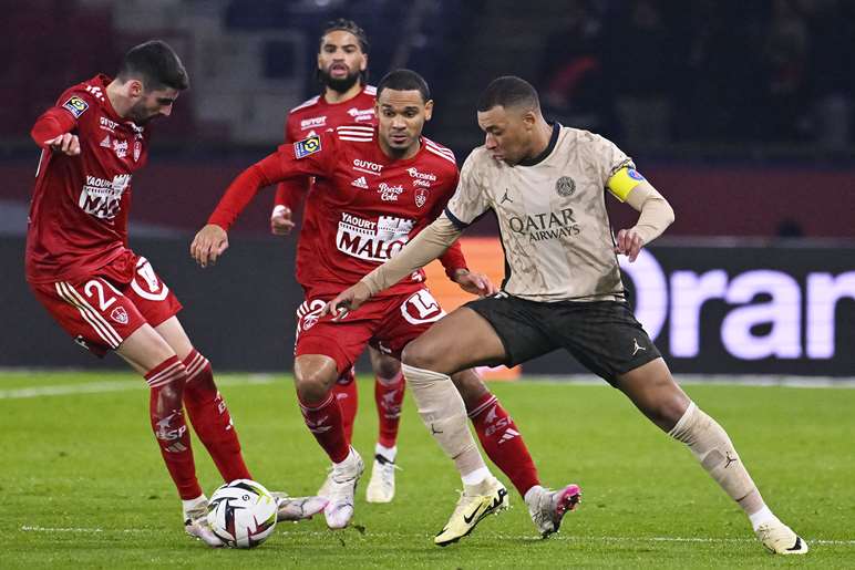 /media/262568/8-brest-mbappe.jpg