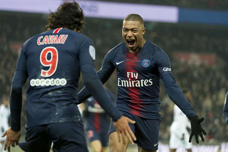 /media/264701/7-mbappe-cavani.jpg