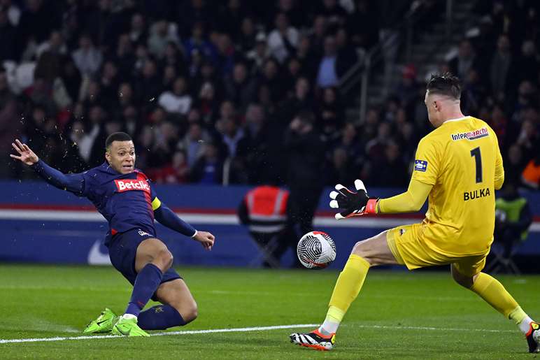 /media/269984/35-mbappe.jpg