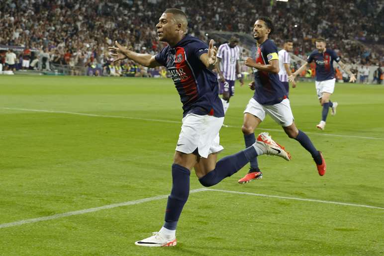 /media/272368/1-joie-mbappe.jpg