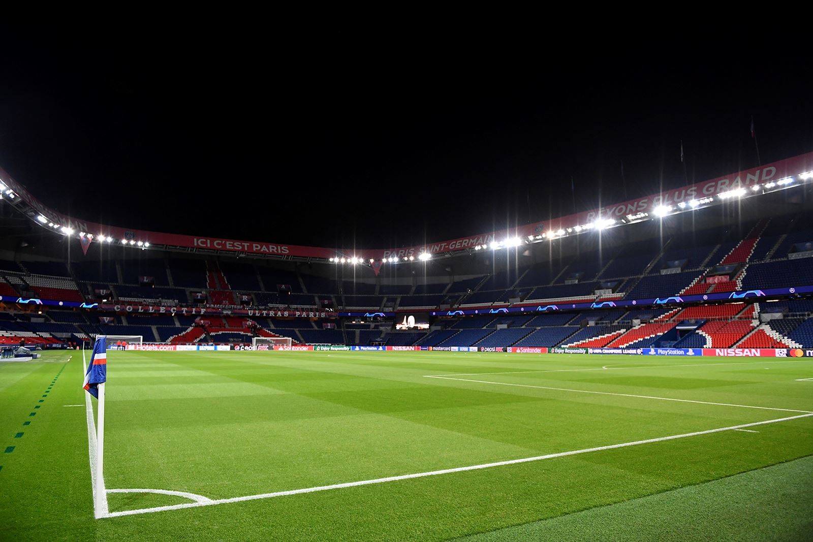 Behind the scenes: Paris Saint-Germain v Club Bruges | Paris Saint-Germain